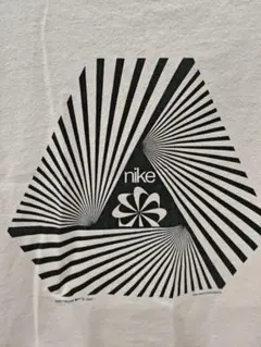 【人気L】NIKE ナイキ 風車ロゴ 幾何学グラフィック Tシャツ 淡ピンク