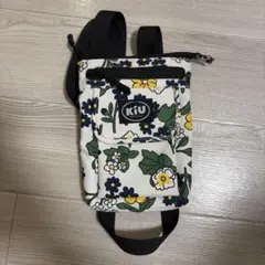 KiU サコッシュ ショルダーバッグ 花柄のサムネイル