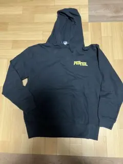 PeeTee.（ピーティー）黒 Lサイズ パーカー フロントロゴ　タイムセール中