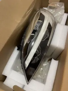 ボルボ　V40 左ヘッドライトのサムネイル