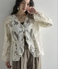 THE YOn 2025 レーシーシアーブラウス