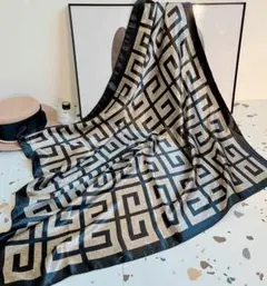幾何学模様 シルク風 ストール スカーフ 88cm ×88cm