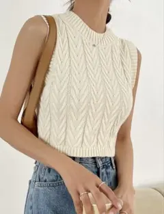 Item thumbnail for item 20397e2c-18fa-4fdd-8d4d-6e3045cc3a75