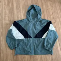 GU ナイロンパーカー