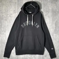 champion brooklyn アーチロゴ パーカー 黒のサムネイル