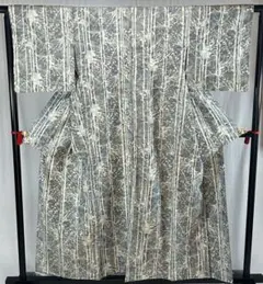 【白大島紬】●泥染●生糸● 身丈 161.5cm裄丈 63cm袖丈 45cm ☘️オークション☘️ 【白大島】○泥染○生糸○ 身丈 155.5裄丈 63