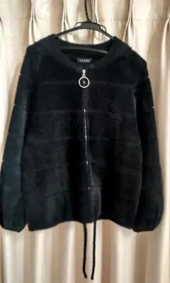 黒ジャケットレディース