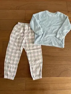 【ユニクロ】キッズ 冬用パジャマ 130 フリース×綿素材 あったか上下セット