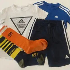 adidas 130cm Tシャツ2枚、ハーフパンツ、ソックス2セット