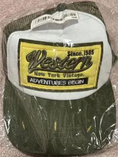 ヴィンテージ風ロゴ入りキャップ