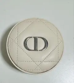 Dior ディオールスキン フォーエヴァー クッション パウダー コーラル