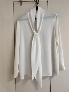 theory luxe】ボウタイブラウスのサムネイル