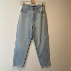 UNIQLO リラックステーパードデニムパンツ