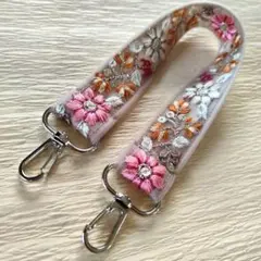 ❋ハンドメイドストラップb❋インド刺繍リボン　ハンドストラップ