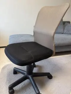 オフィスチェア メッシュバック 黒とベージュ