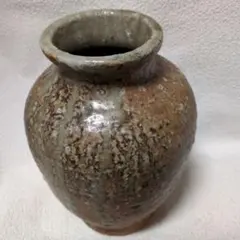 手作り陶器 壺。花瓶、工芸。一輪挿し 茶色と緑のグラデーション