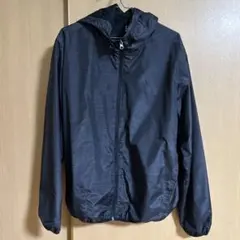 フード付きブラックアウター