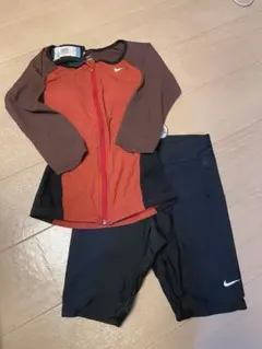 NIKE セパレート水着　タグ付き サイズM 長袖