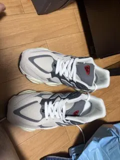 ニューバランス（New Balance）スニーカー9060ホワイトのサムネイル