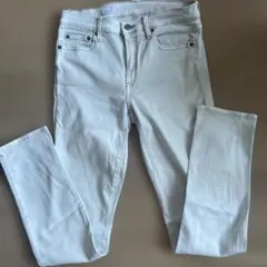 Gap 1969 スリムストレート デニムパンツ ライトグレー