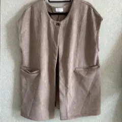 tal. by yumi. ベージュ ノーカラーベスト