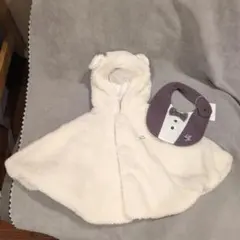 ベビー服　ホワイトポンチョ　タキシードスタイ Bebe