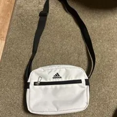 アディダスショルダーバッグ