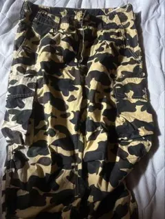 A BATHING APE 迷彩柄 カーゴパンツのサムネイル