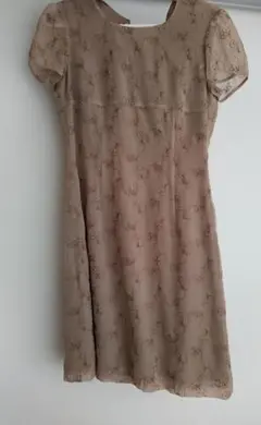 刺繍　半袖ワンピース