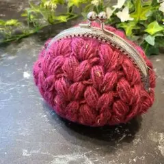 ぷっくりハートのがま口ポーチ♡ハンドメイド　毛糸　編み物　手編み　ピンク