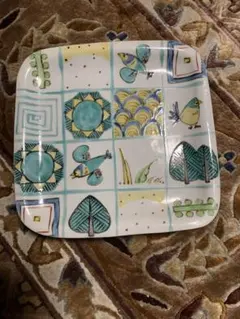 九谷焼　鳥と植物のデザイン 四角い皿