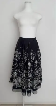 エムズグレイシー　ひざ丈　フレアスカート　花柄プリント　ブラック　Mサイズ
