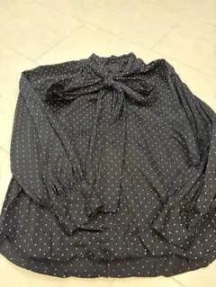 ミラオーウェン　水玉模様リボン付き長袖ブラウス