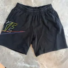 Nike 黒 ショートパンツ