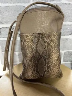 ヘビ柄ショルダーバッグ ベージュ