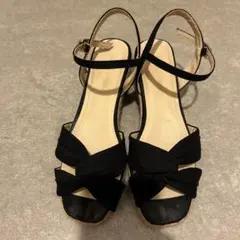 オデットエオディール　黒キャンバスサンダル