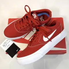 美品 NIKE SB CHARGE CANVAS スニーカー レッド 23.5のサムネイル
