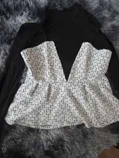 ハイネック Vネック ペプラム トップス