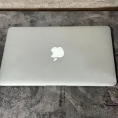 MacBook Air 11インチ（2015）と充電器
