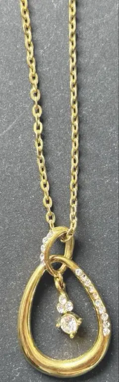 ドロップ型金色ネックレス