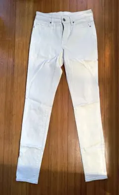 UNIQLO スキニーパンツ　白