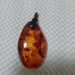 琥珀 ペンダント