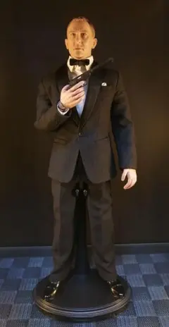 ジェームズ・ボンド 007 カジノロワイヤル　ダニエルクレイグ　ガレージキット ジェームズ・ボンド 007 カジノロワイヤル ダニエルクレイグ