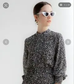 美品シルエットリーフプリントハイネックブラウスのサムネイル