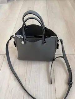 Fibrenoグレー スカーフ付きショルダーバッグ - メルカリ