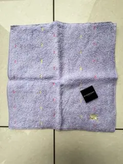 新品、タグ付き【BURBERRY 】タオルハンカチ☆ パープルのサムネイル