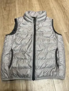 【UNIQLO】男の子　サイズ110 ライトグレー ベスト　アウター