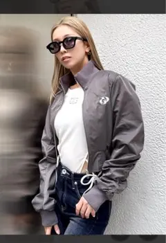 GYDA ハイネックショートブルゾン チャコールグレーのサムネイル