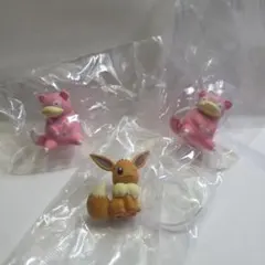 ポケモン　しっぽみてみてフィギュア　ヤドン2・イーブイ1