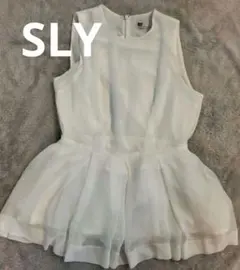 SLY ノースリーブ ペプラム トップス ホワイトのサムネイル